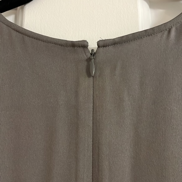 Theory 100% silk tank. Size M. - Picture 4 of 4